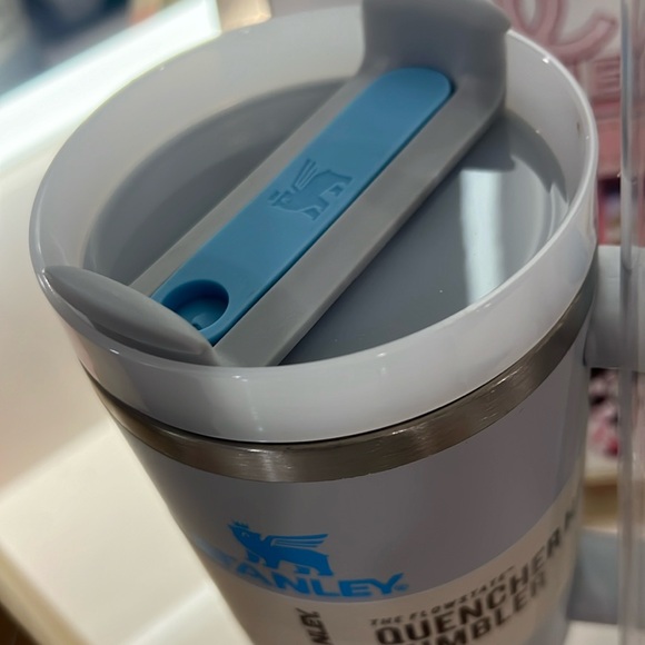 40 oz Stanley - frost color NIB - Picture 4 of 8